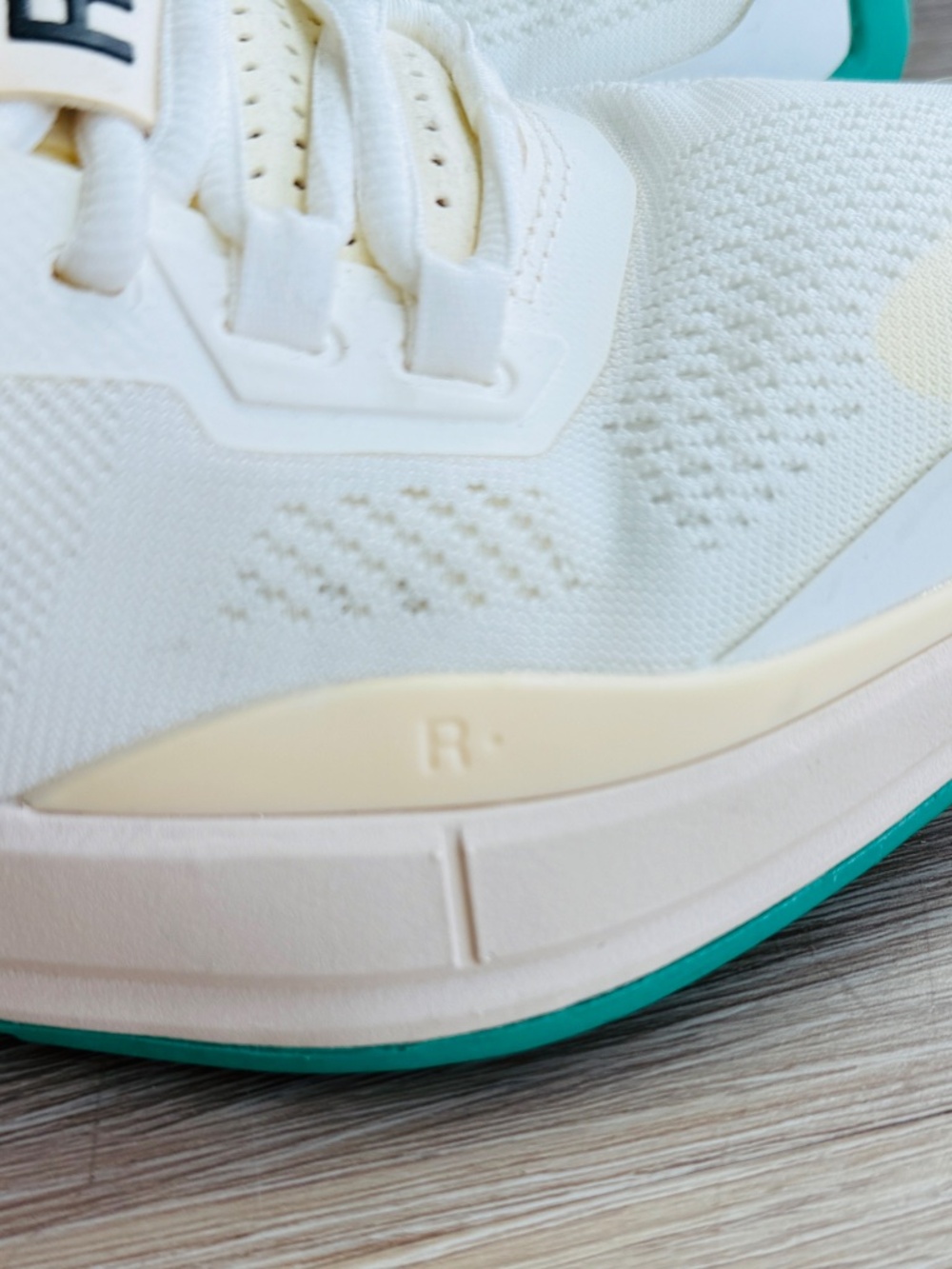 On Running "THE ROGER" & Swiss Engineering Collab Sneakers - Women’s 8 - Picture 8 of 10